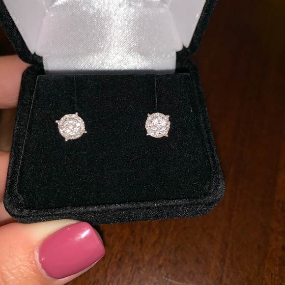 Jewelry - Diamond earrings